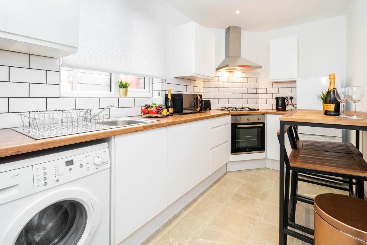 Two Bedroom Apartment - En Suites - Smart Tv'S - Wifi - Netflix - Bearwood Бирмингем Экстерьер фото