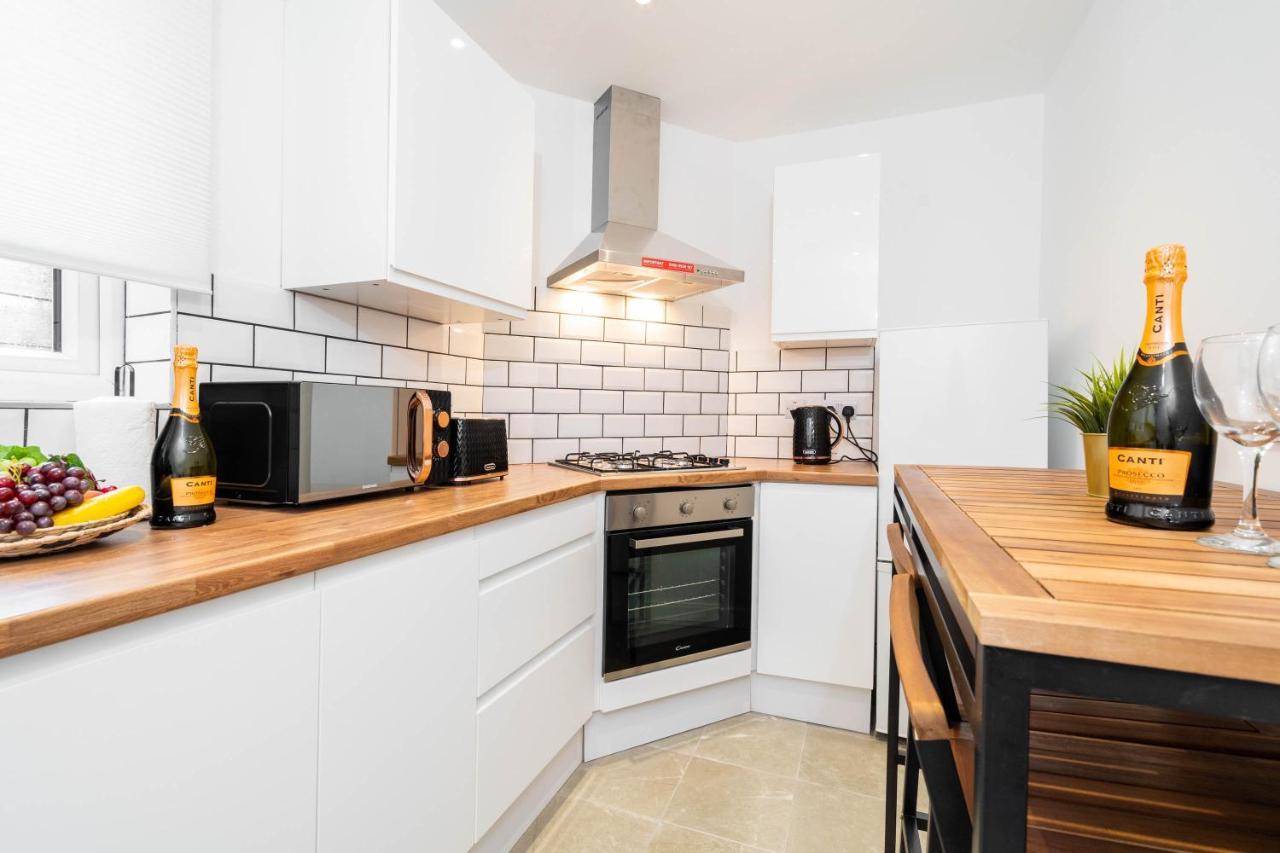 Two Bedroom Apartment - En Suites - Smart Tv'S - Wifi - Netflix - Bearwood Бирмингем Экстерьер фото